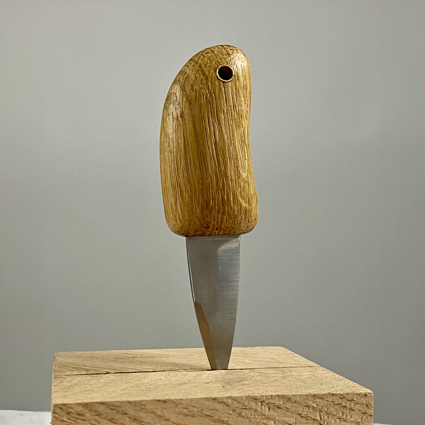 Couteau à huitre en bois clair