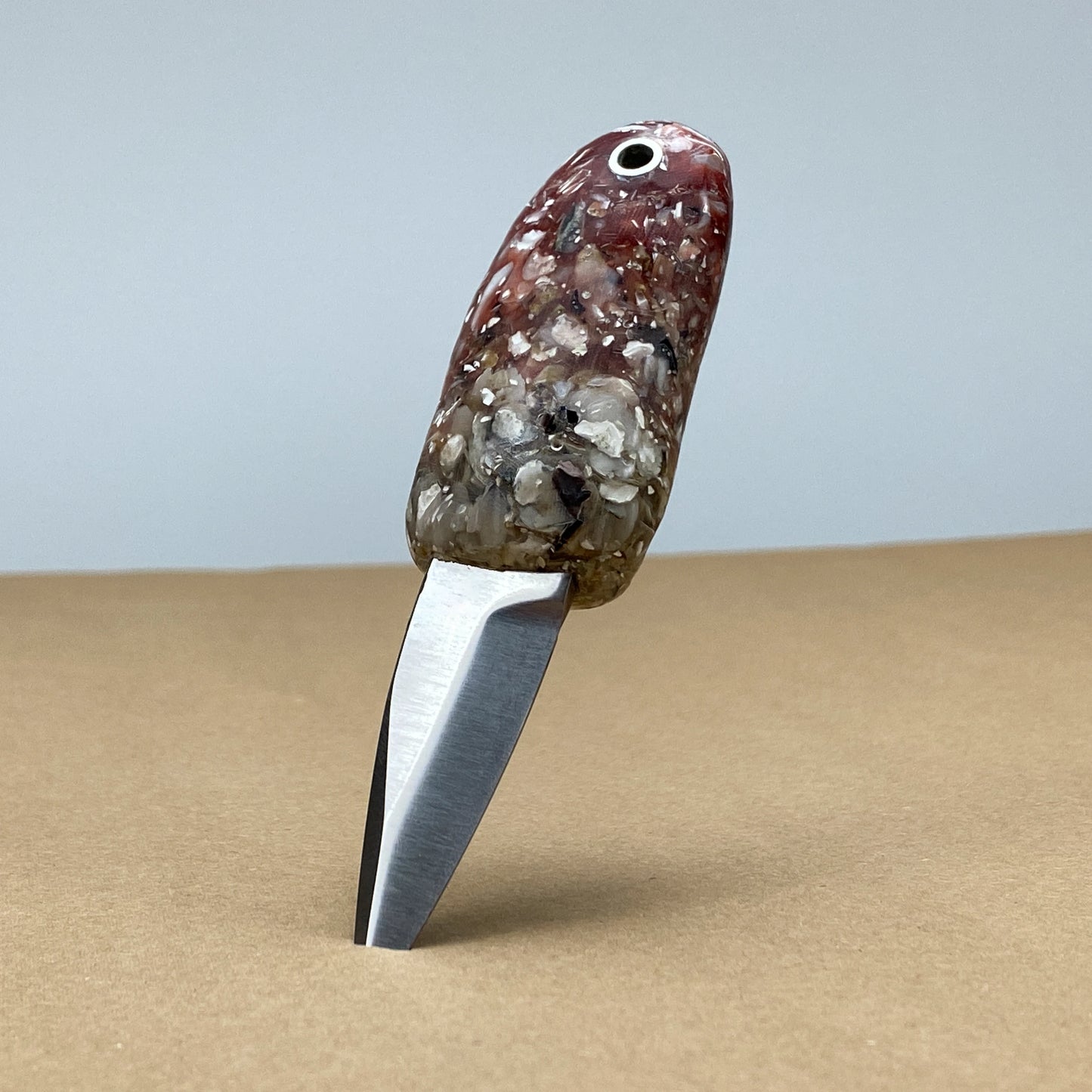 Couteau à huitre en coquille d'huitre rouge