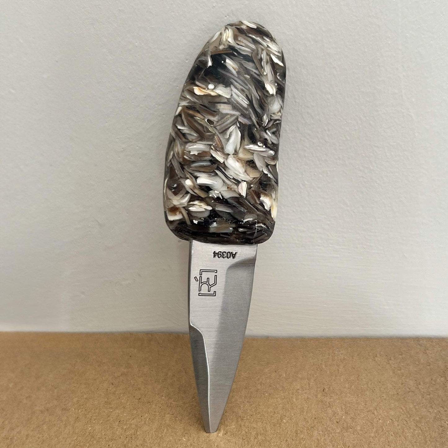 Couteau à huitre en coquille de moule